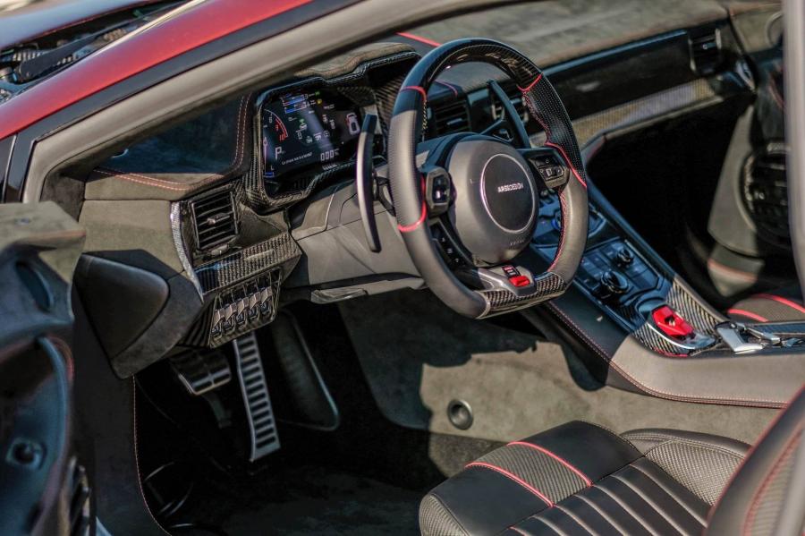 Интерьер De Tomaso Pantera by Ares Design 2020 года  (фото 26 из 33)